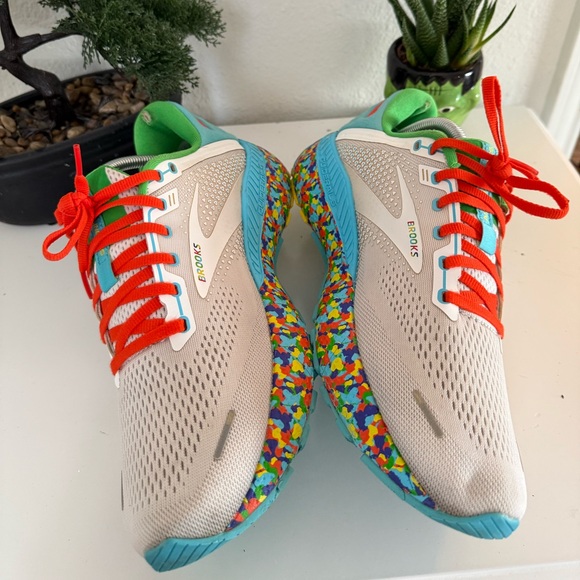 Brooks women Sneakers - White, Green, Red - Picture 4 of 5